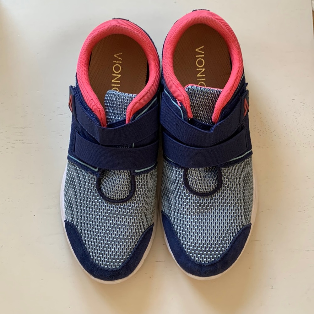 Vionic Velcro strap Briska Ema Sneakers size 7.5